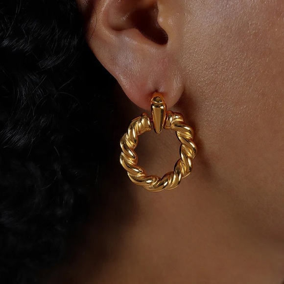 NEW💎18K Gold Plated Round Twisted Earrings*Vintage Earrings*Hoop Earrings - Picture 2 of 6
